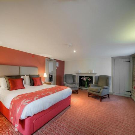 Отель The Deddington Arms Экстерьер фото