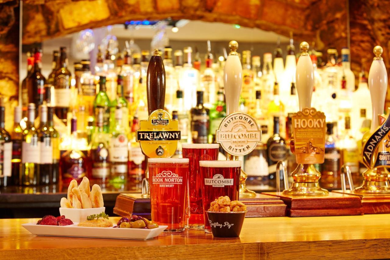 Отель The Deddington Arms Экстерьер фото