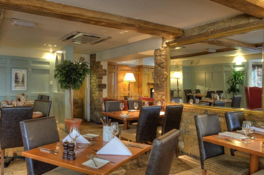 Отель The Deddington Arms Экстерьер фото